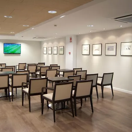 ホテル Garbi Costa Luz コニル・デ・ラ・フロンテラ