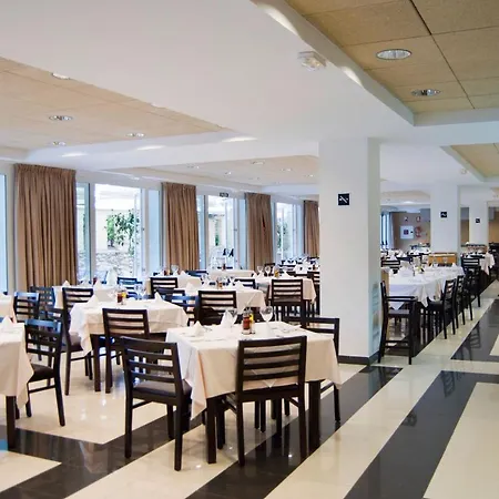 Готель Garbi Costa Luz Коніль-де-ла-Фронтера