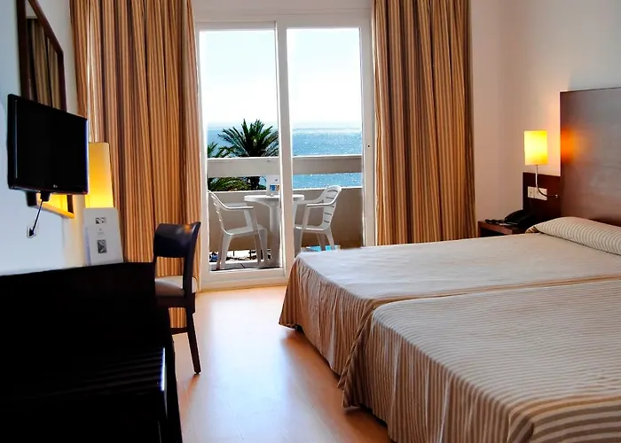 Hotel Garbi Costa Luz 4*